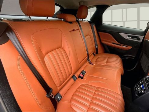 Used 2019 Jaguar F-PACE Portfolio image 28
