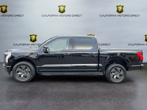 Used 2022 Ford F150 Lightning Lariat image 8