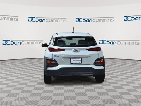 Used 2021 Hyundai Kona SE image 8
