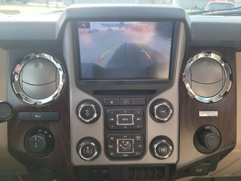 Used 2013 Ford F250 Lariat w/ Chrome Pkg image 11