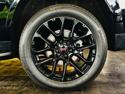 Used 2023 GMC Yukon SLT AWD/4WD image 27
