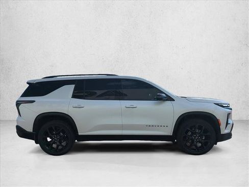 Used 2024 Chevrolet Traverse RS w/ LPO, Floor Liner Package AWD/4WD image 4