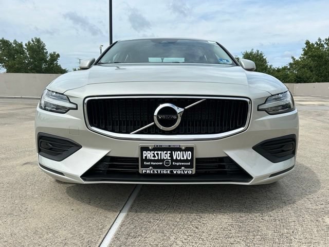 Used 2020 Volvo S60 T5 Momentum FWD image 2