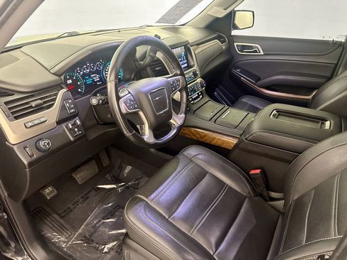 Used 2019 GMC Yukon Denali image 9