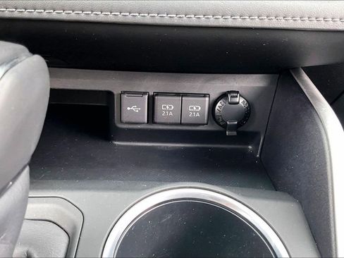 Used 2020 Toyota Highlander XLE image 15