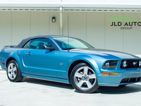 Used 2007 Ford Mustang GT RWD image 2