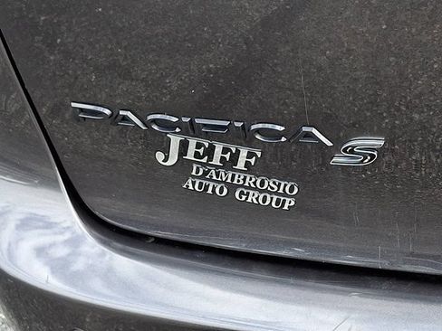 Used 2020 Chrysler Pacifica Touring-L w/ Advanced Safetytec Group AWD/4WD image 35