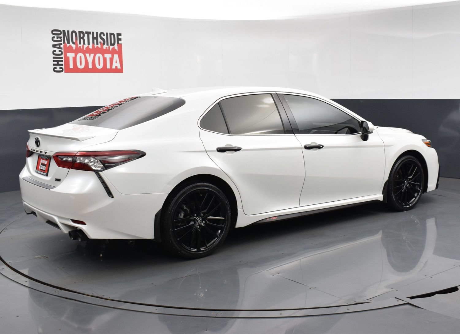 Used 2023 Toyota Camry XSE FWD image 4