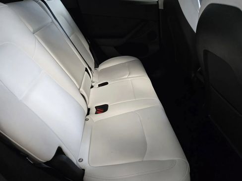 Used 2023 Tesla Model Y Performance AWD/4WD image 9