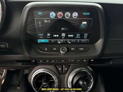 Used 2018 Chevrolet Camaro SS RWD image 21