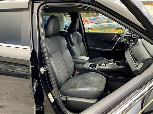 Used 2023 Mitsubishi Outlander SE image 7