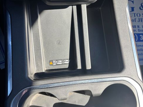 Used 2022 GMC Sierra 2500 SLT w/ SLT Premium Package image 18