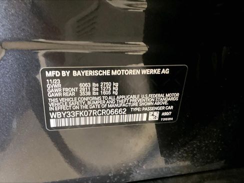 Used 2024 BMW i5 eDrive40i w/ M Sport Package RWD image 31