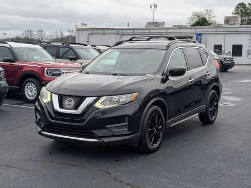 Used 2017 Nissan Rogue SV w/ Midnight Edition image 3