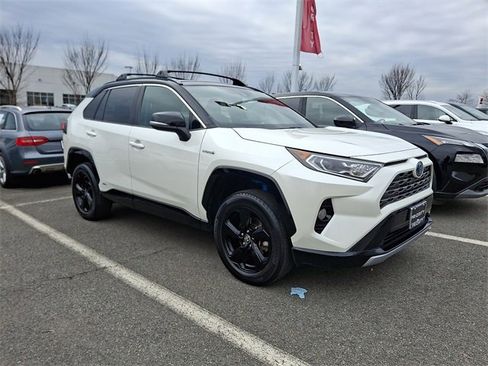 Used 2021 Toyota RAV4 XSE image 3