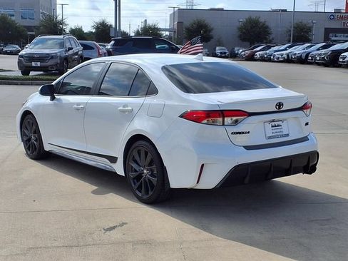 Used 2024 Toyota Corolla SE FWD image 2