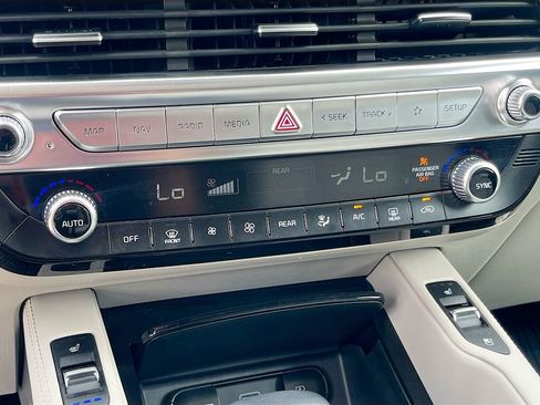 Used 2020 Kia Telluride SX w/ SX Prestige Package AWD/4WD image 16