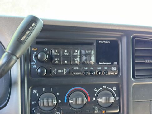 Used 2000 Chevrolet Silverado 1500 LS AWD/4WD image 13
