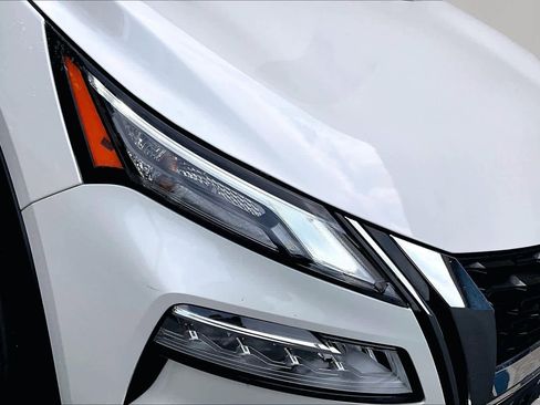 Used 2023 Nissan Rogue SV FWD image 28