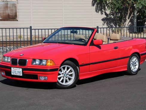 Used 1999 BMW 328i Convertible RWD image 4