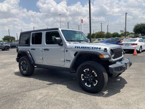 Used 2024 Jeep Wrangler Unlimited Rubicon 4xe AWD/4WD image 3