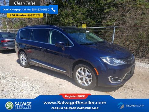 Used 2017 Chrysler Pacifica Touring-L w/ Tire & Wheel Group image 5