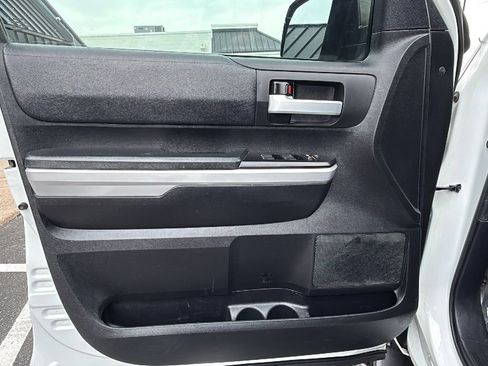 Used 2019 Toyota Tundra SR5 w/ TRD Off Road Package image 9
