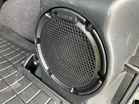 Used 2014 Jeep Wrangler Unlimited Rubicon w/ Connectivity Group AWD/4WD image 14