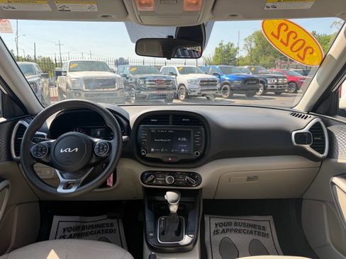 Used 2022 Kia Soul LX w/ Technology Package FWD image 23