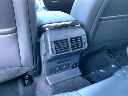 Used 2025 Land Rover Range Rover Velar S image 33