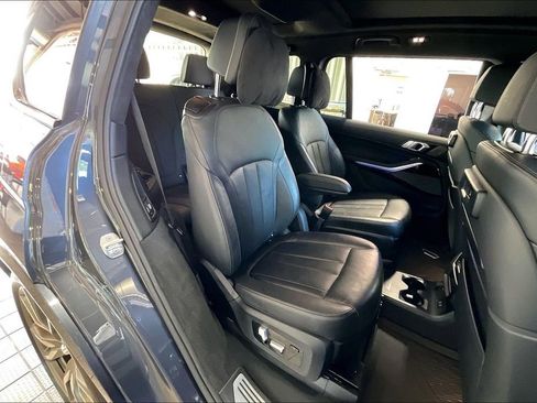 Used 2021 BMW X7 M50i w/ Cold Weather Package AWD/4WD image 17