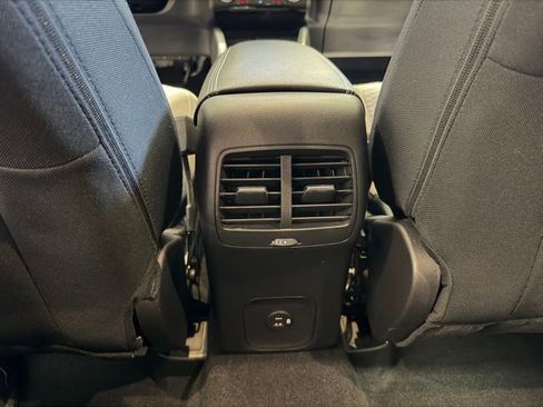 Used 2022 Ford Escape SE w/ Cold Weather Package AWD/4WD image 38