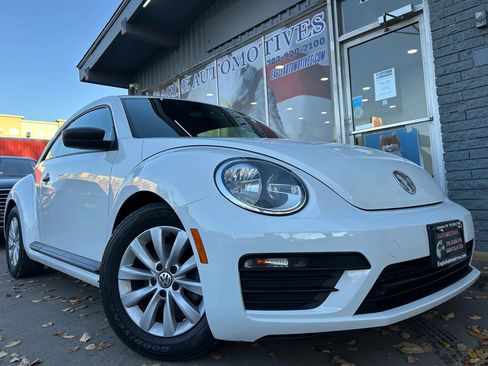 Used 2018 Volkswagen Beetle 2.0T Coast FWD image 1