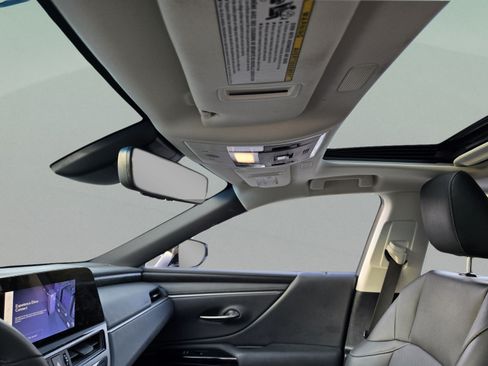 Certified 2024 Lexus ES 350 w/ Premium Package FWD image 14