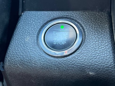 Used 2018 Ford F150 Lariat w/ Equipment Group 502A Luxury AWD/4WD image 23
