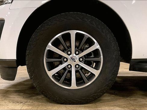 Certified 2020 Ford Expedition XLT w/ Equipment Group 201A AWD/4WD image 9