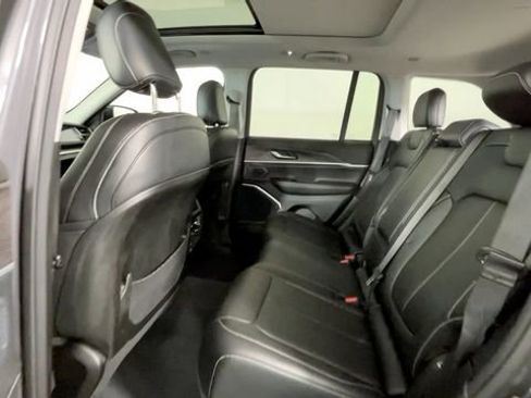 Used 2023 Jeep Grand Cherokee 4WD 4xe image 17