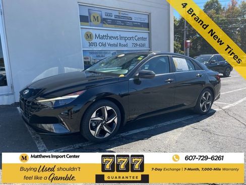 Used 2022 Hyundai Elantra SEL w/ Convenience + Premium Package image 1