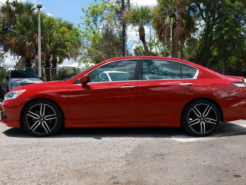 Used 2017 Honda Accord Sport image 4
