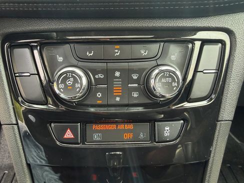 Used 2019 Buick Encore Essence AWD/4WD image 24