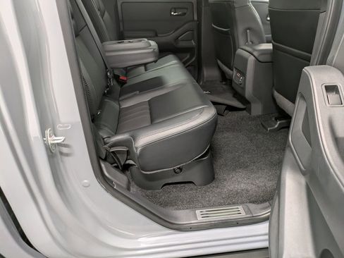 Used 2022 Nissan Frontier PRO-4X w/ Pro-4X Premium Package image 26