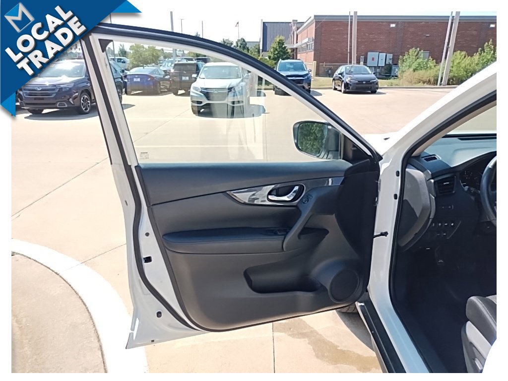 Used 2019 Nissan Rogue SV FWD image 13