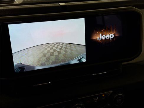 Used 2024 Jeep Gladiator Sport AWD/4WD image 15