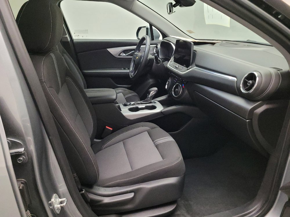 Used 2025 Chevrolet Blazer LT FWD image 21