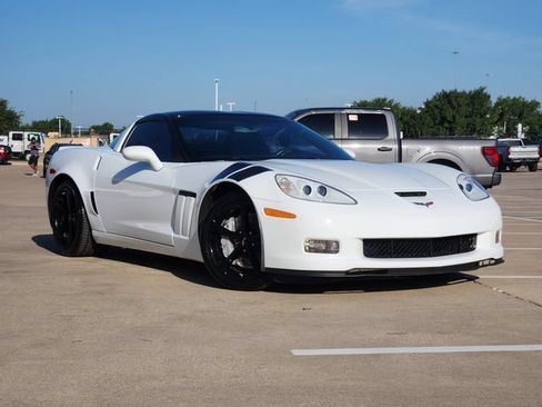 Used 2013 Chevrolet Corvette Grand Sport w/ 3LT Preferred Equipment Group RWD image 2