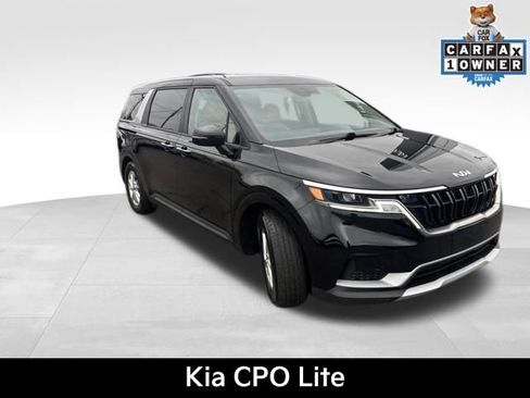 Used 2024 Kia Carnival LX image 1