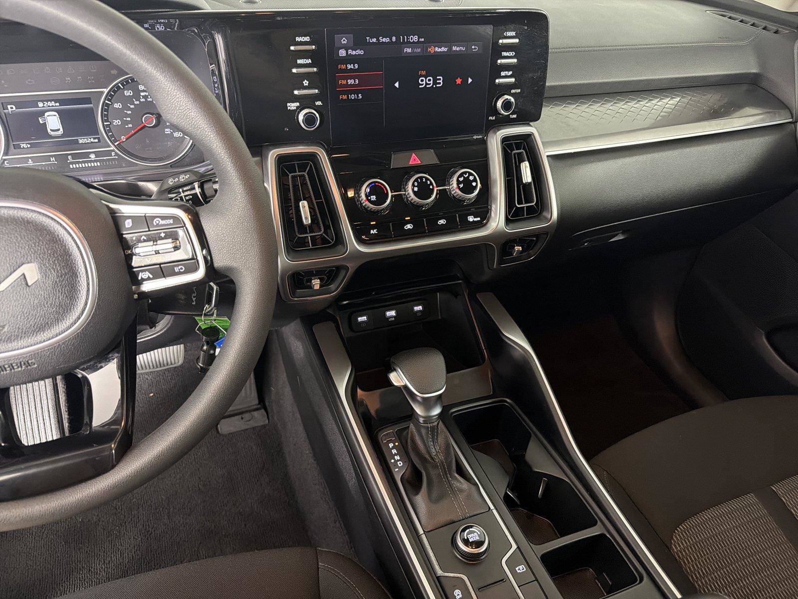 Used 2023 Kia Sorento LX FWD image 25