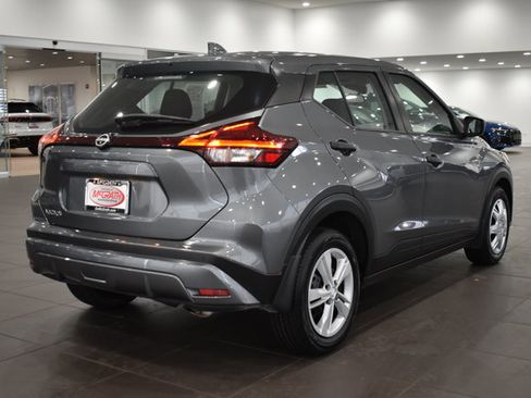 Used 2024 Nissan Kicks S image 11