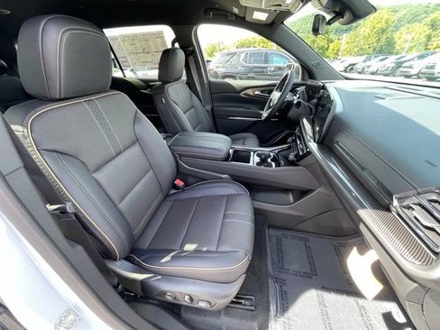 New 2026 Chevrolet Traverse High Country w/ LPO, Floor Liner Package image 36