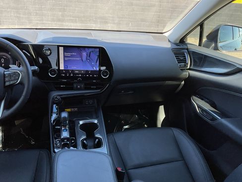 Used 2025 Lexus NX 350h AWD w/ Accessory Package (Z2) image 16